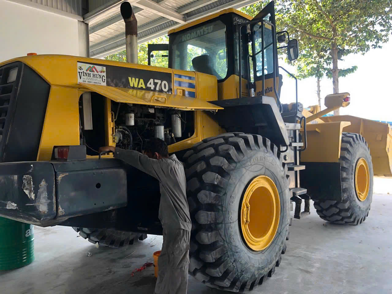 Sửa chữa động cơ xe xúc lật
